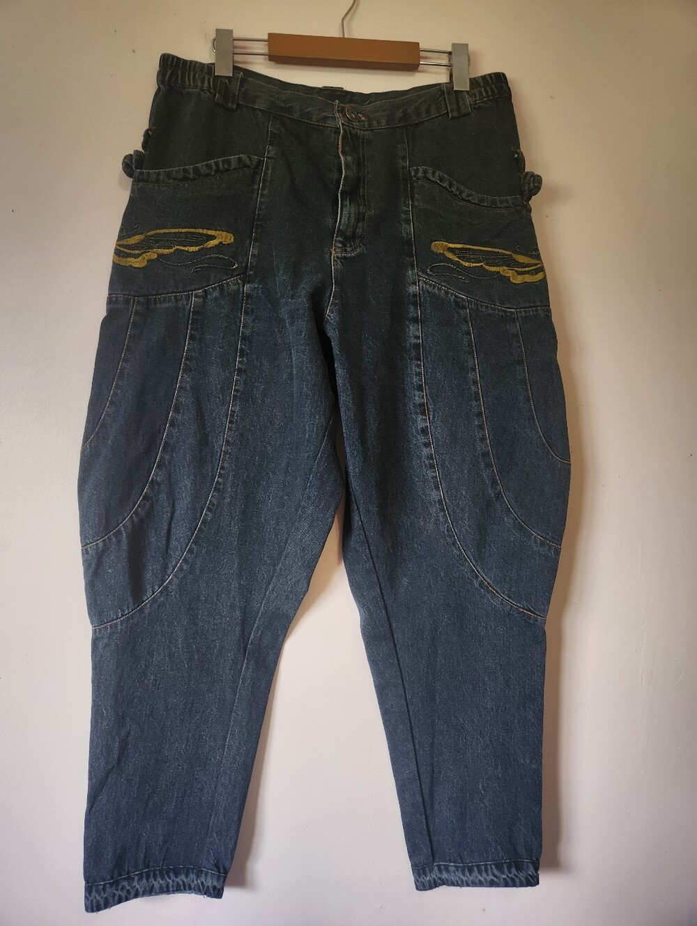 Vintage Y2K Butterfly Embroidered Balloon Leg Jeans Barrel Curved Seam Waist 32